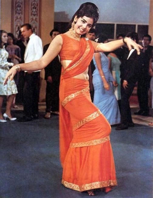 How to wear Saree as Skirt, Bollywood Saree Style