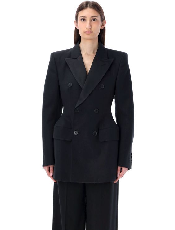 Accentuate your curves with an hourglass blazer