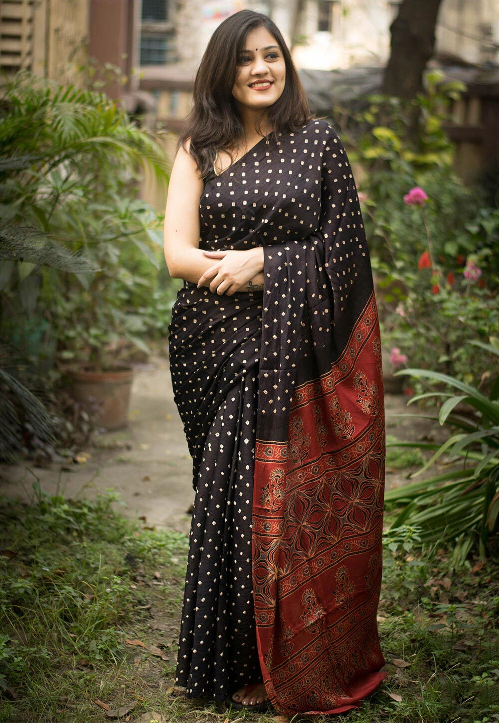 Bandhej Printed Art Silk Saree in Black and Maroon : SSDA117