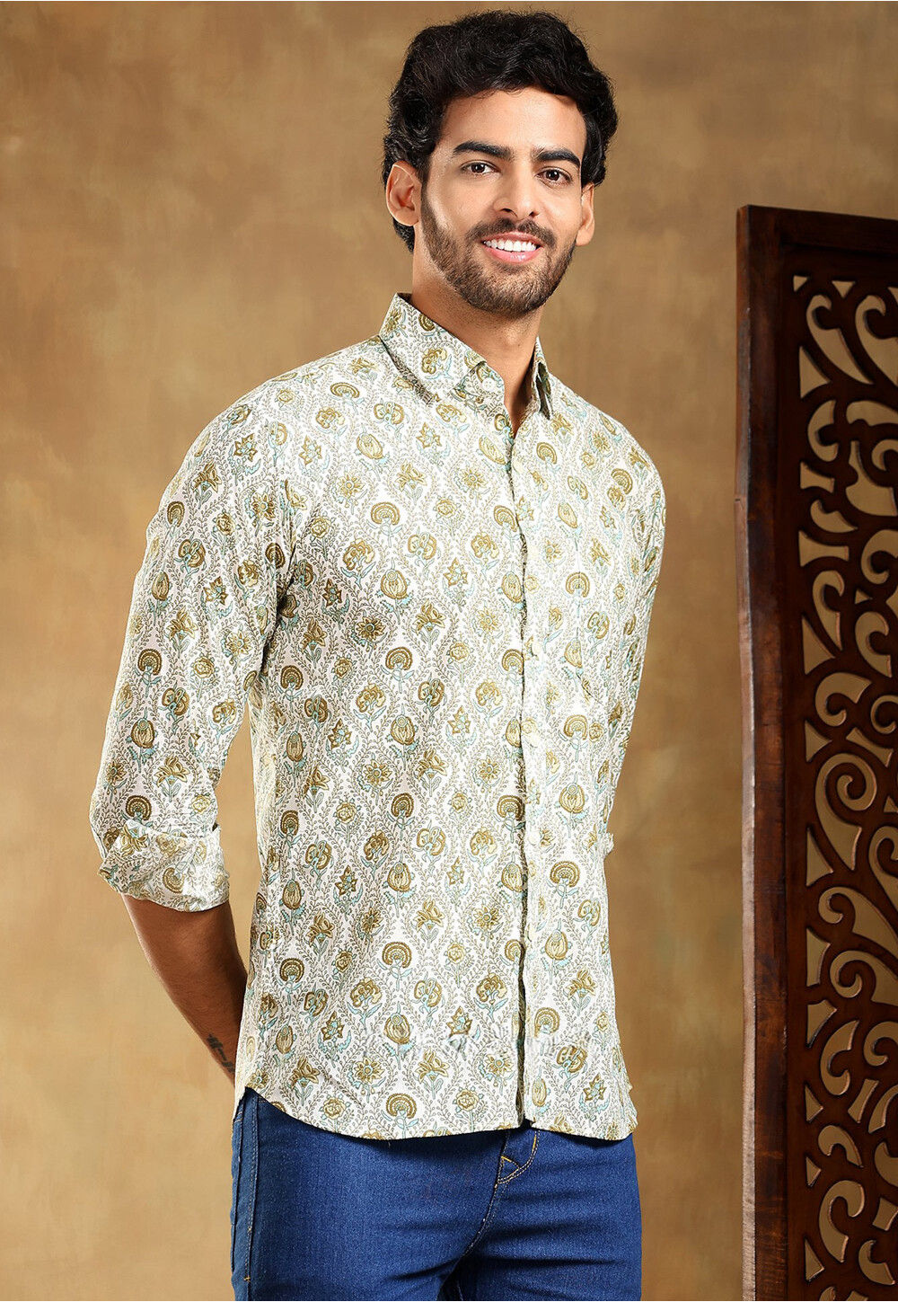 Men's Off White Comfort Abstract Printed Cotton Shirt