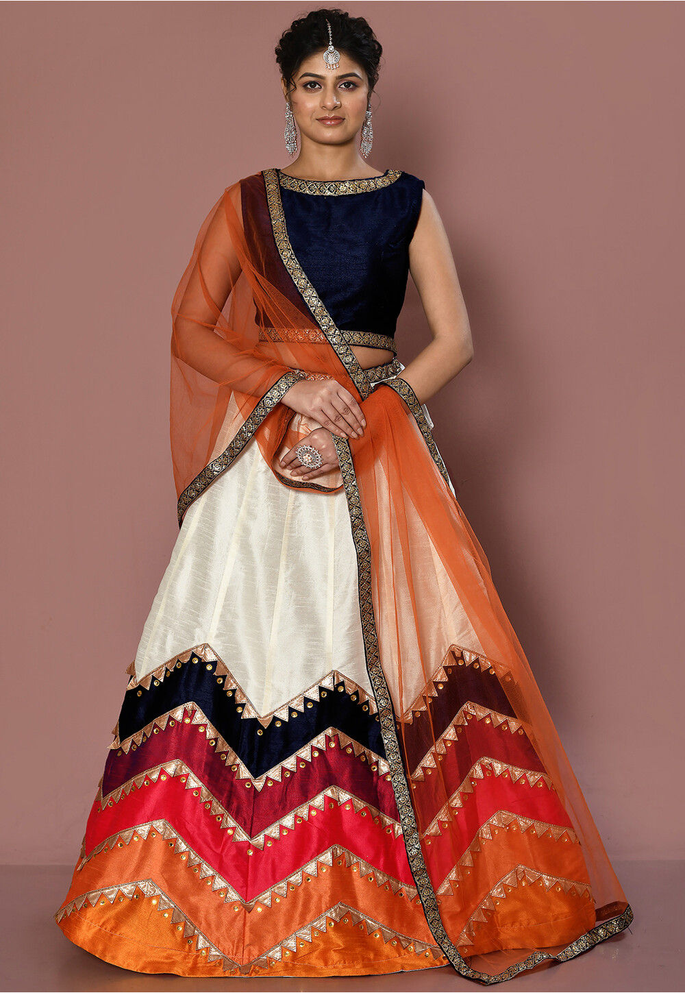 Bollywood Haute Couture - Get this red and white bridal lehenga custom made  by Gravity Fashion #redlehenga #redlenghas #custommadelehengas  #asianbridaloutfits #asianbrides #bridaloutfits #bridallehengas  #bridallengha #redwhitelehenga #gravityfashion ...