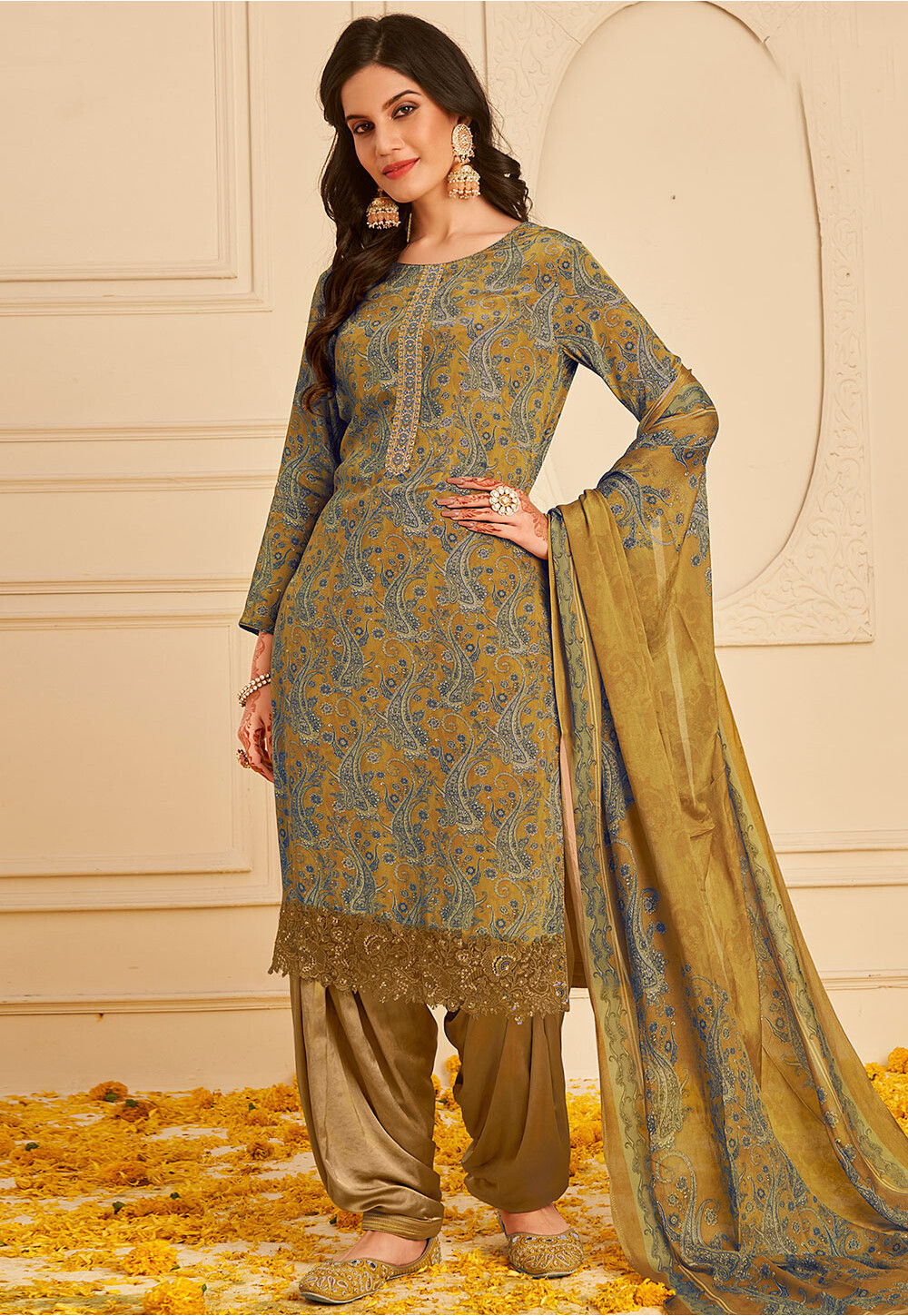 Crepe suit neck best sale designs