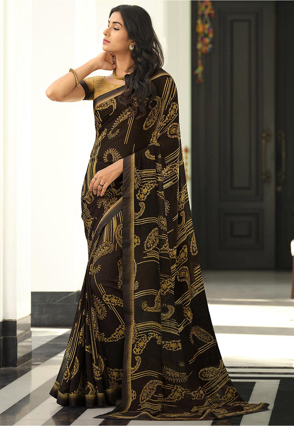 Buy Gugaliya Women Black Floral Print Silk Blend, Art Silk Saree Online at  Best Prices in India - JioMart.