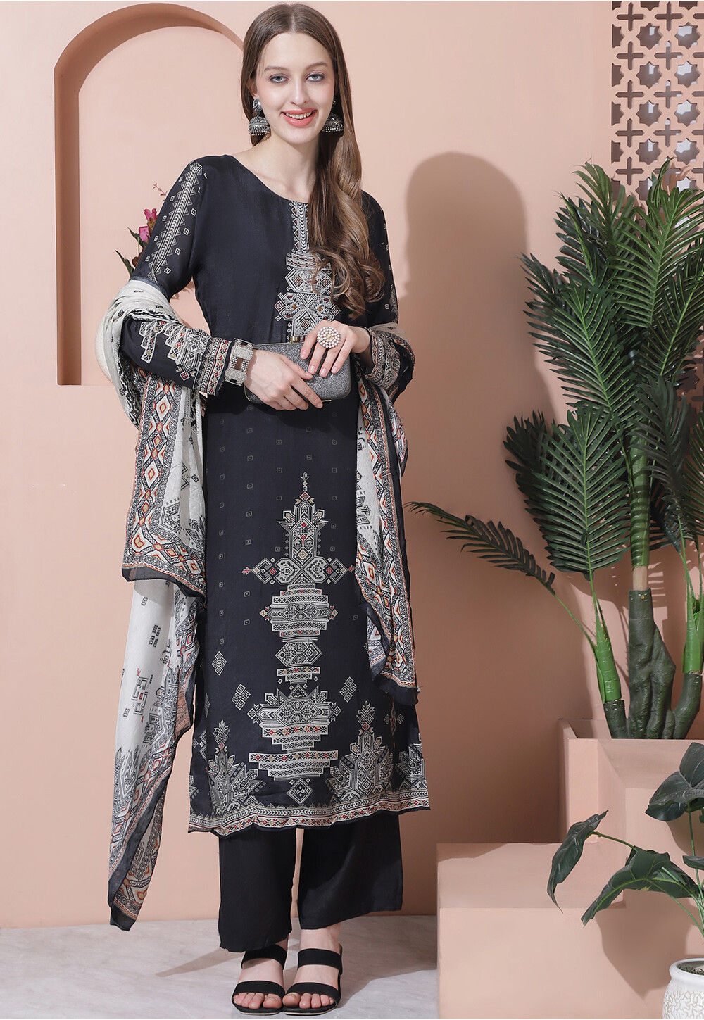 Lilac Muslin Digital Print Hand-Embroidered Pakistani Suit Set