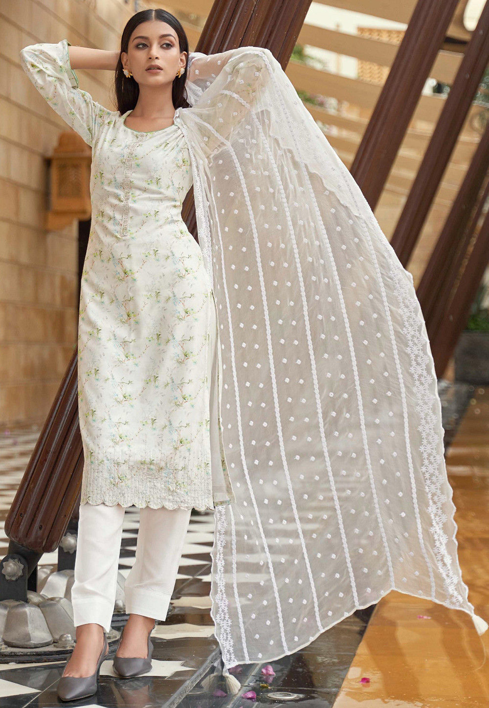 32 Best Women's Kurta Pajama Styles for Weddings  Beautiful pakistani  dresses, Pakistani casual dresses, Pakistani dresses