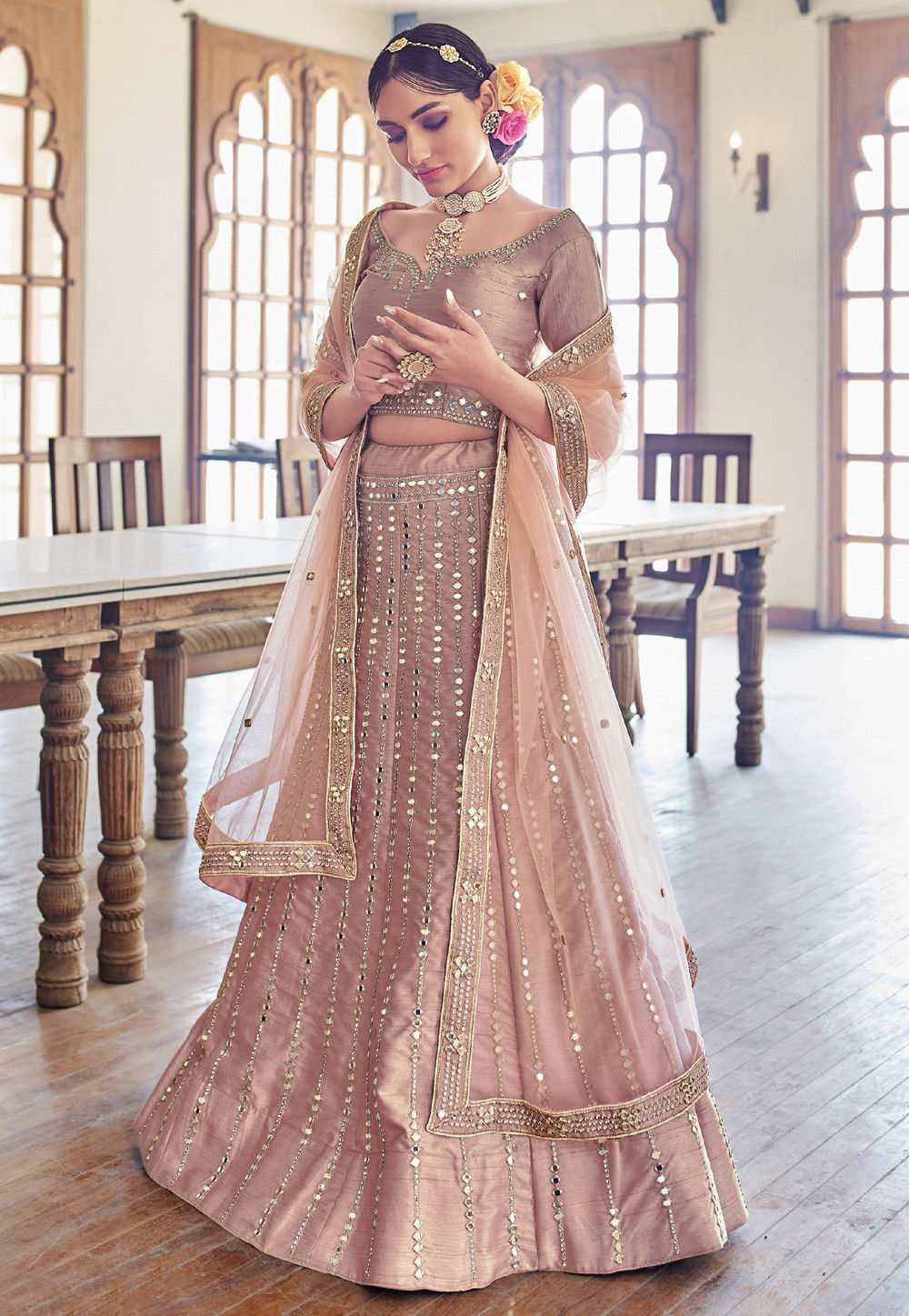 Buy Tarun Tahiliani Lehengas, Sarees, Anarkalis, Bags, Gowns | Aashni & Co