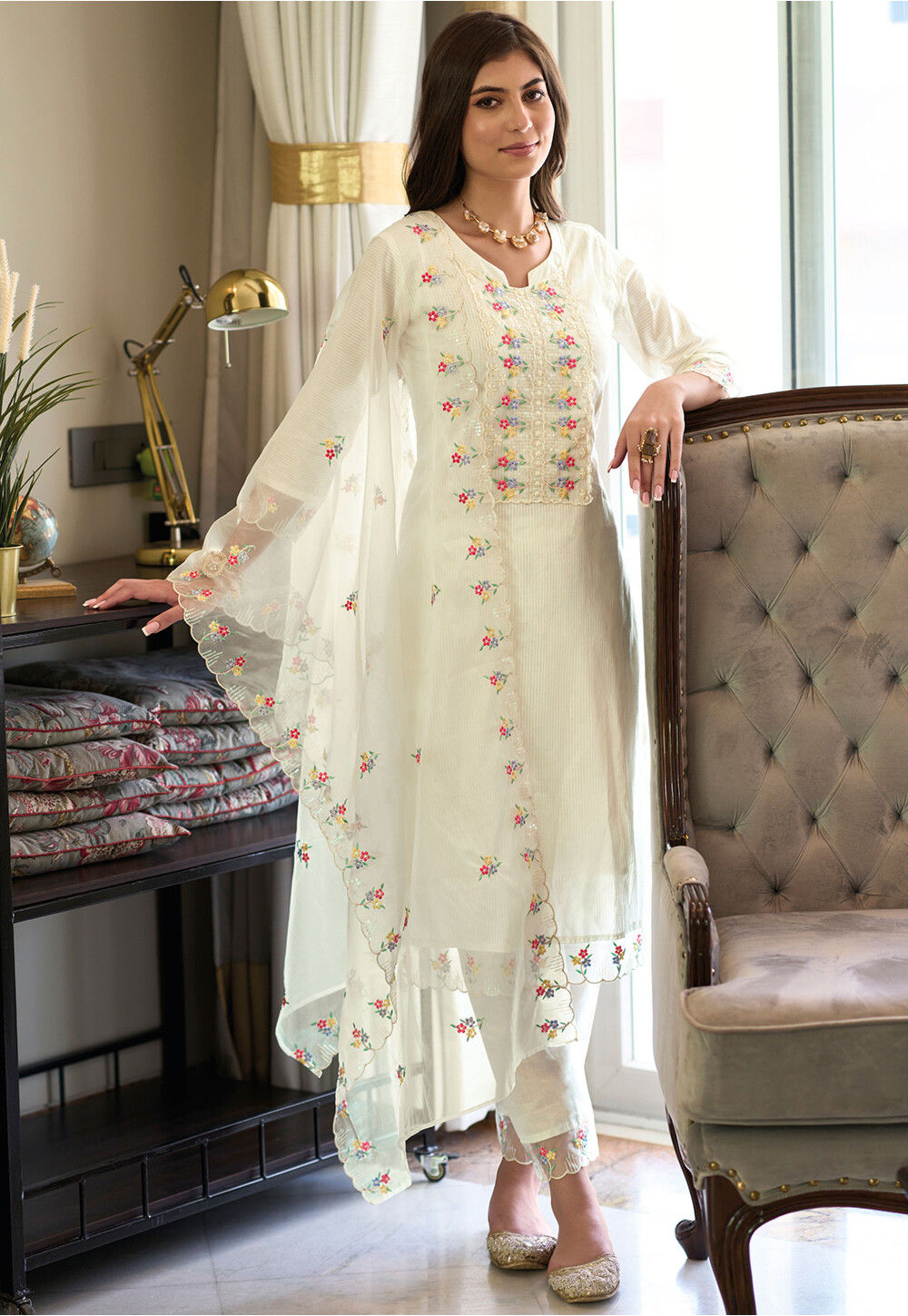 Shop White Kurtas for Women - Designer Styles @Affordable Prices |The  Indian Ethnic Co – THE INDIAN ETHNIC CO.