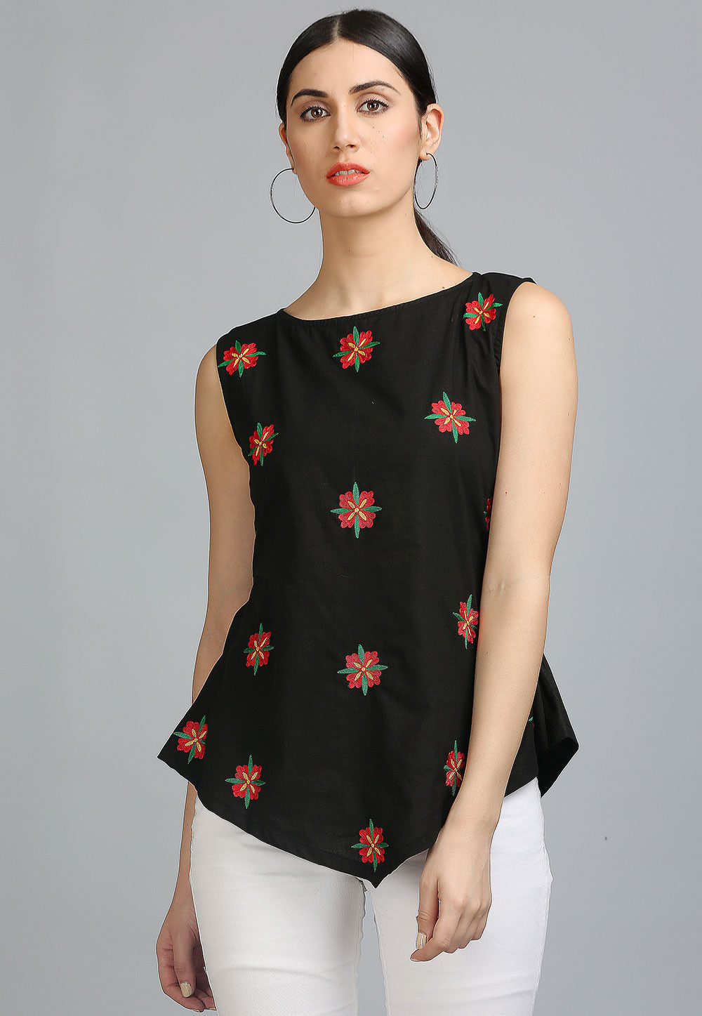 Embroidered Cotton Top in Black : TZQ473