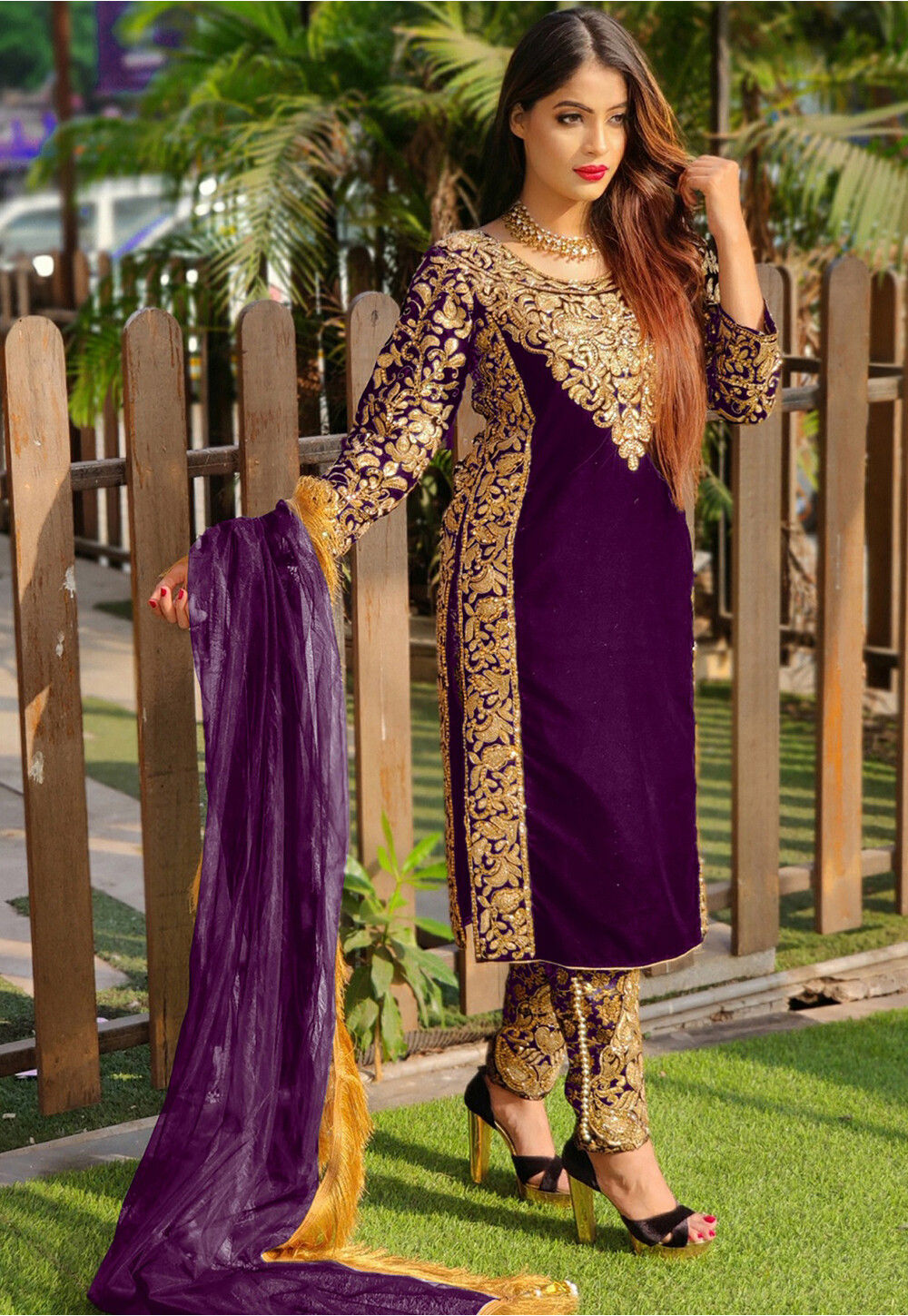 Purple velvet pakistani suit 8100F