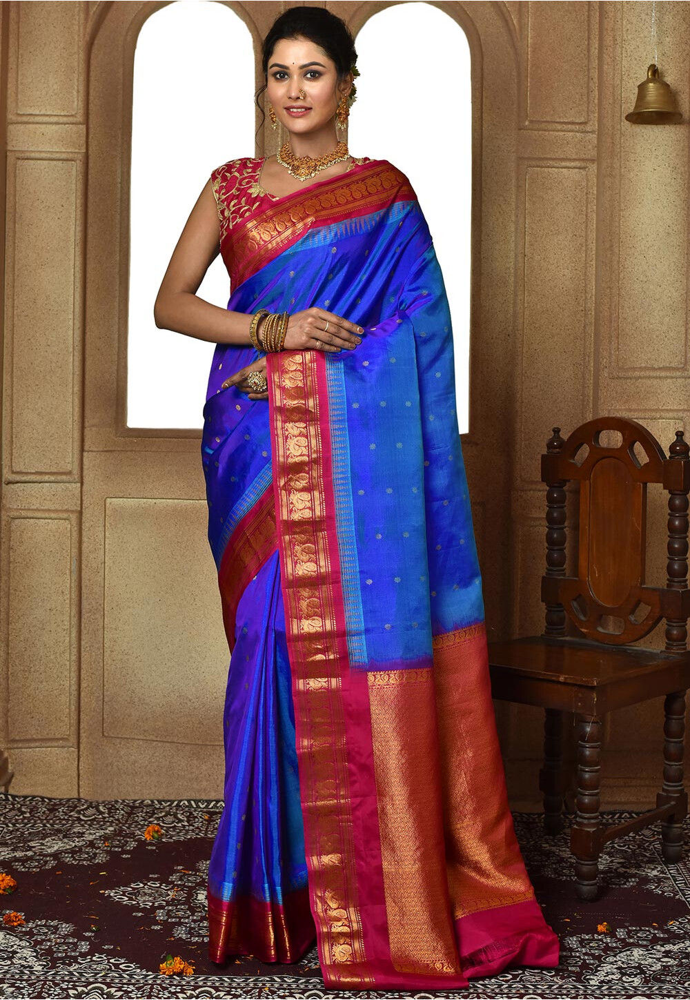 Handloom Royal Blue Weaved Zari Banarasi Silk Saree SARV159176