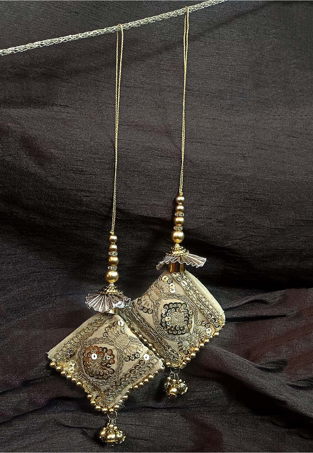 Buy Hand Crafted Set of Dangles Online : JJE46 - Utsav Fashion