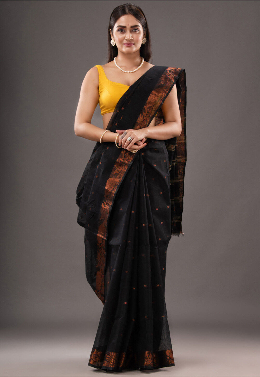 Buy online Women's Self Design Black Colored Saree from ethnic wear for  Women by Tant Kolkata for ₹3409 at 75% off | 2024 Limeroad.com