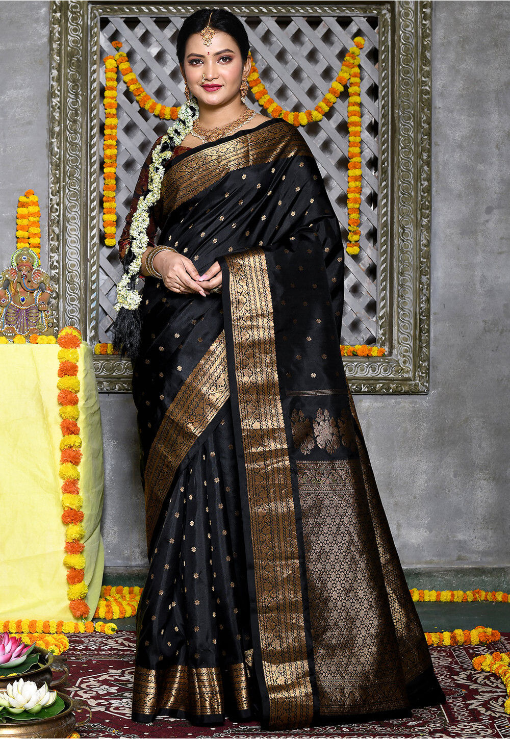 Black Raw Silk Saree With Blouse 245360