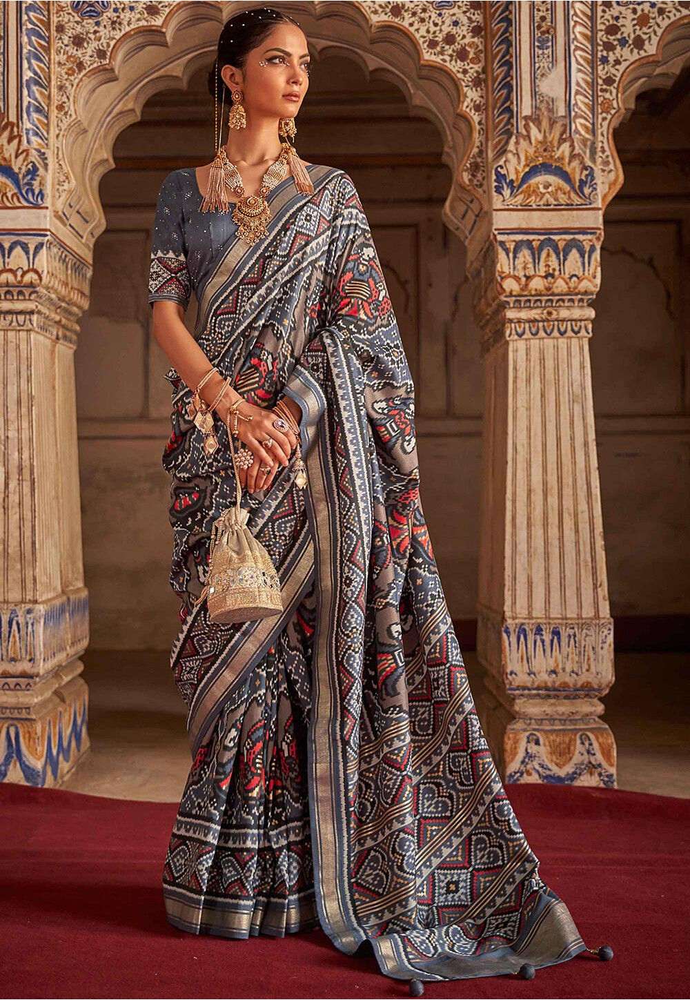 Grey Silk Saree In Woven Work 5471SR03