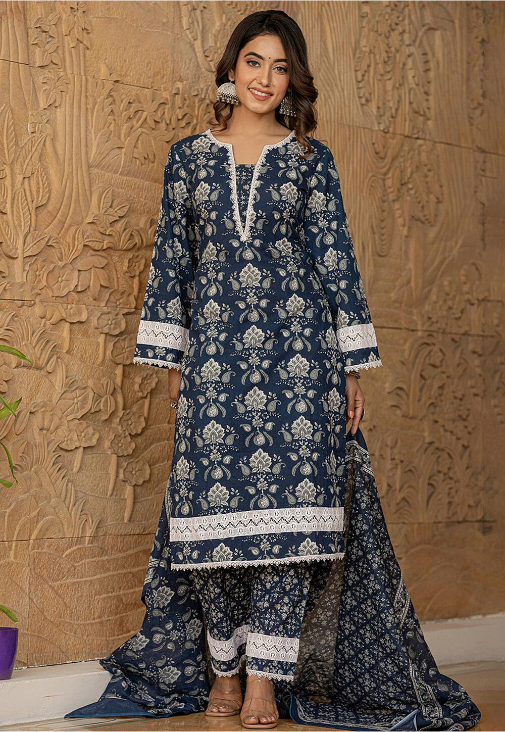 navy blue color pakistani dresses Embroidered Georgette Pakistani Suit in Navy Blue