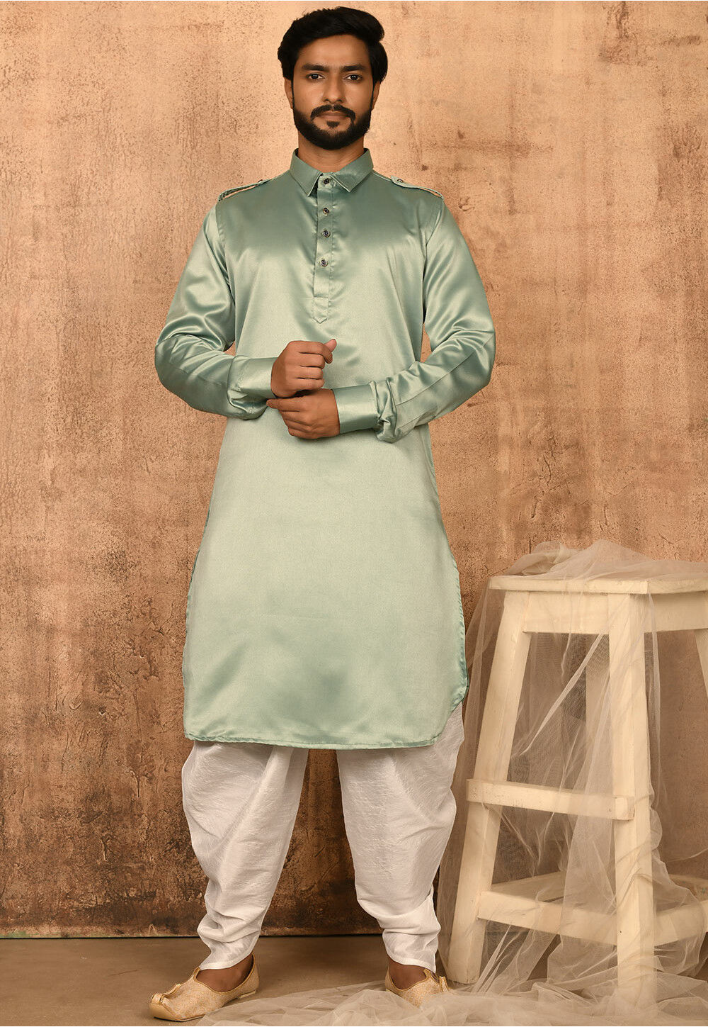 Hamsafar Men's Light Mehndi Green Cotton Casual Kurta, Pure Cotton Men  Kurta, Stylish Cotton Kurta for Men, मेन्स कॉटन कुर्ता - Hamsafar Emporium,  Kolkata | ID: 26339814633