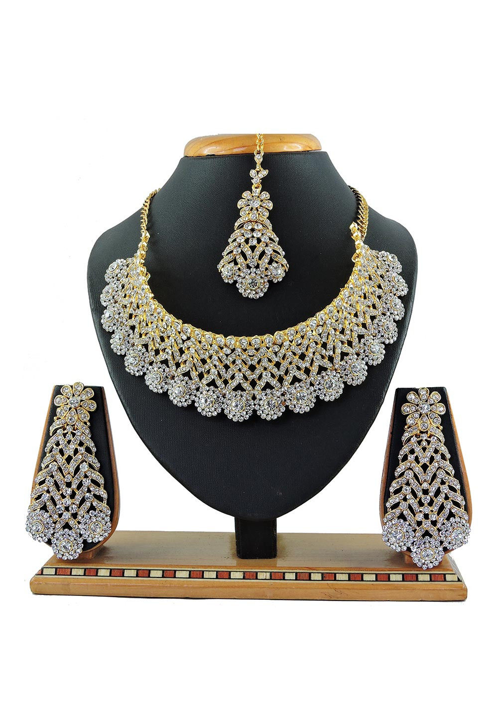 Stone Studded Choker Necklace Set : JHU1249