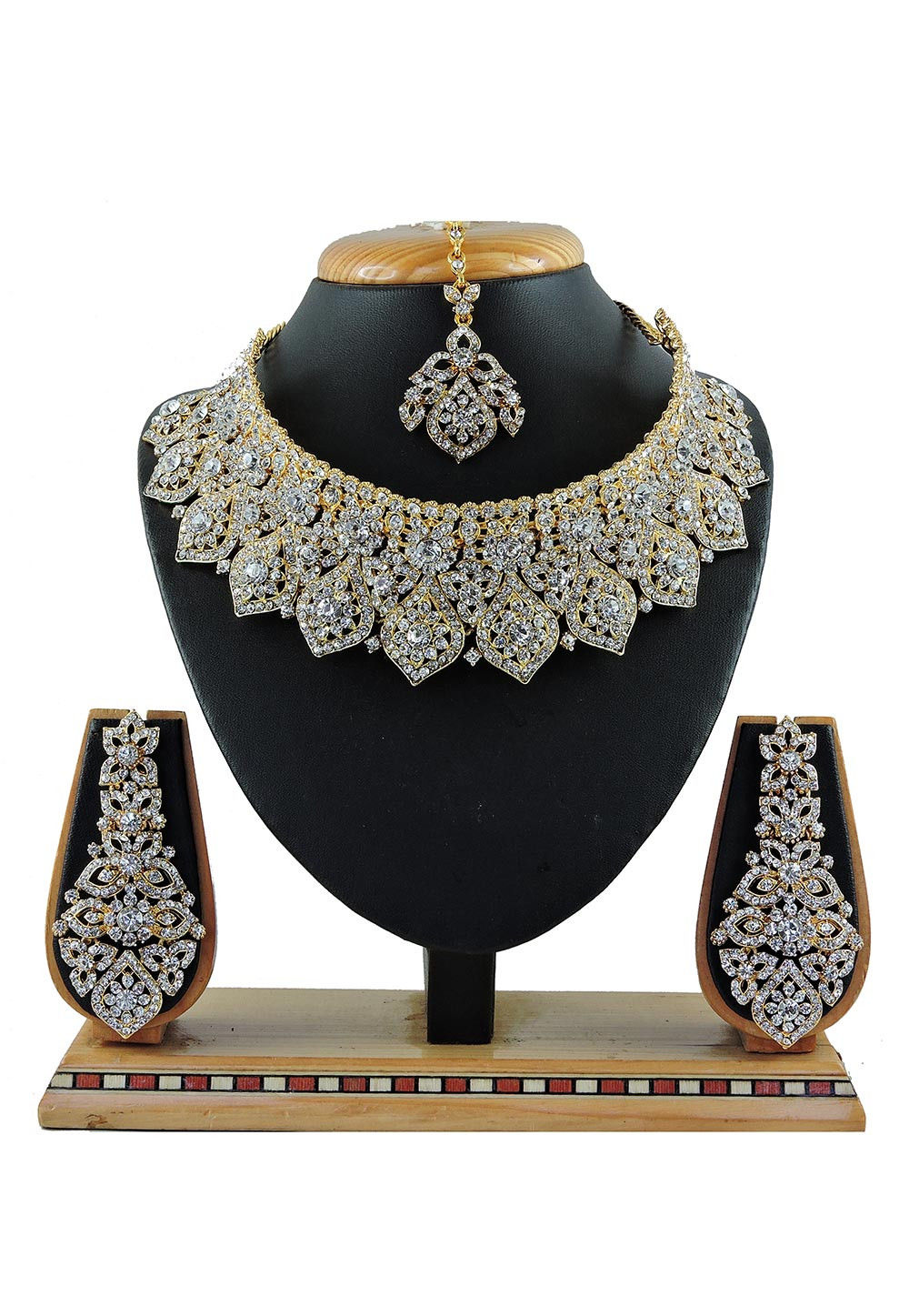 Necklace set white stone top