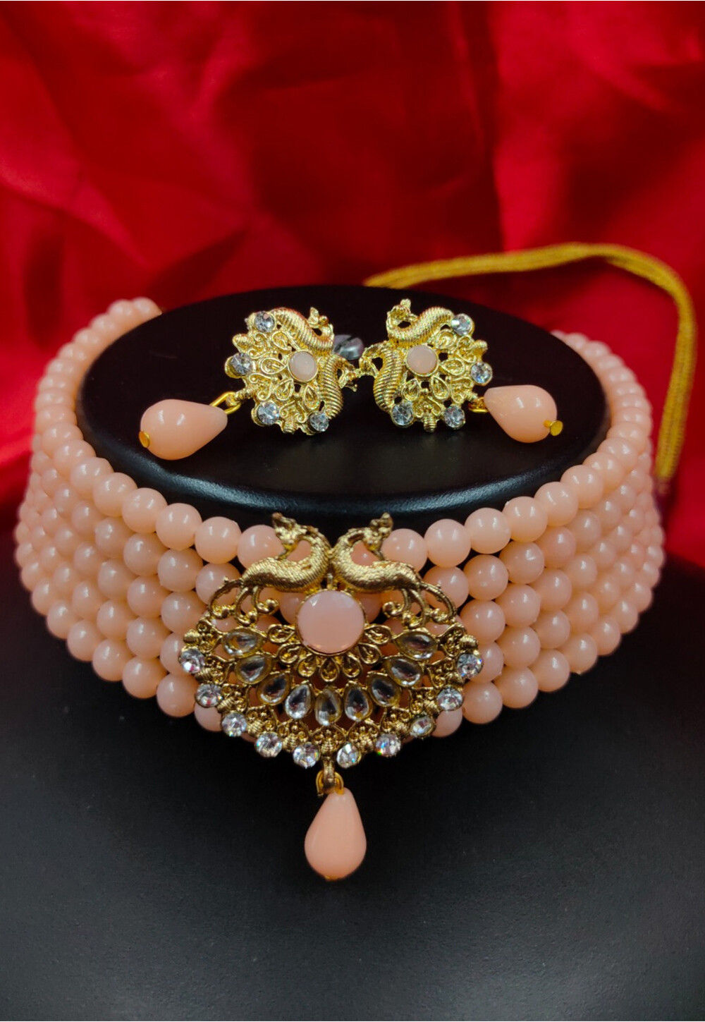 Buy Women's Gold Plated Pink Kundan & Pearl Studded Choker Necklace Set  with Earrings & Maang Tikka - i jewels Online at Best Price | Trendia