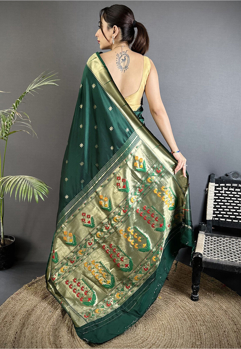 Buy Woven Art Silk Saree in Dark Green Online : SEJ2235 - Utsav Fashion