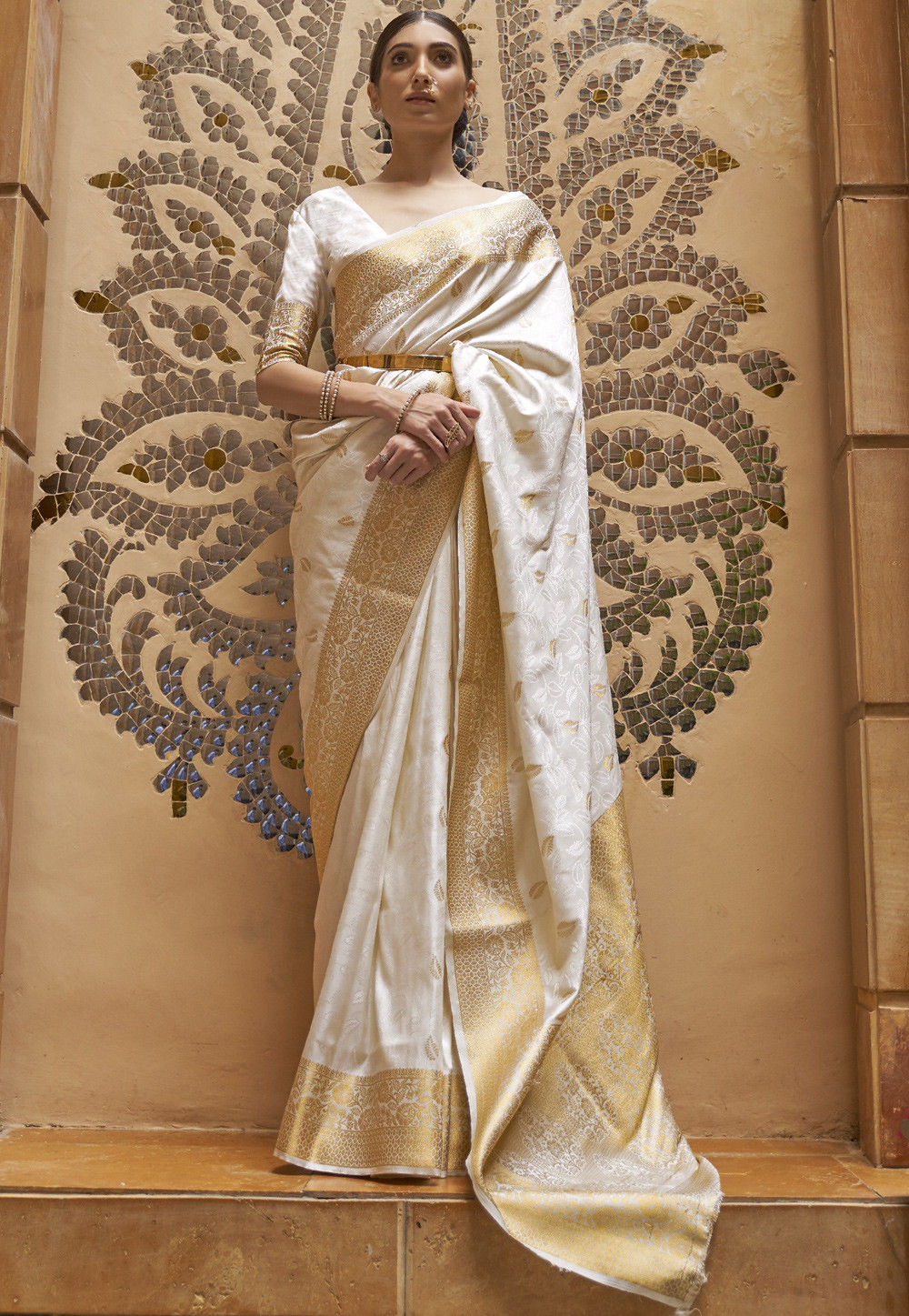 Off White Ready to Wear One Minute Saree In Satin Silk - Clo-sieuthinhanong.vn