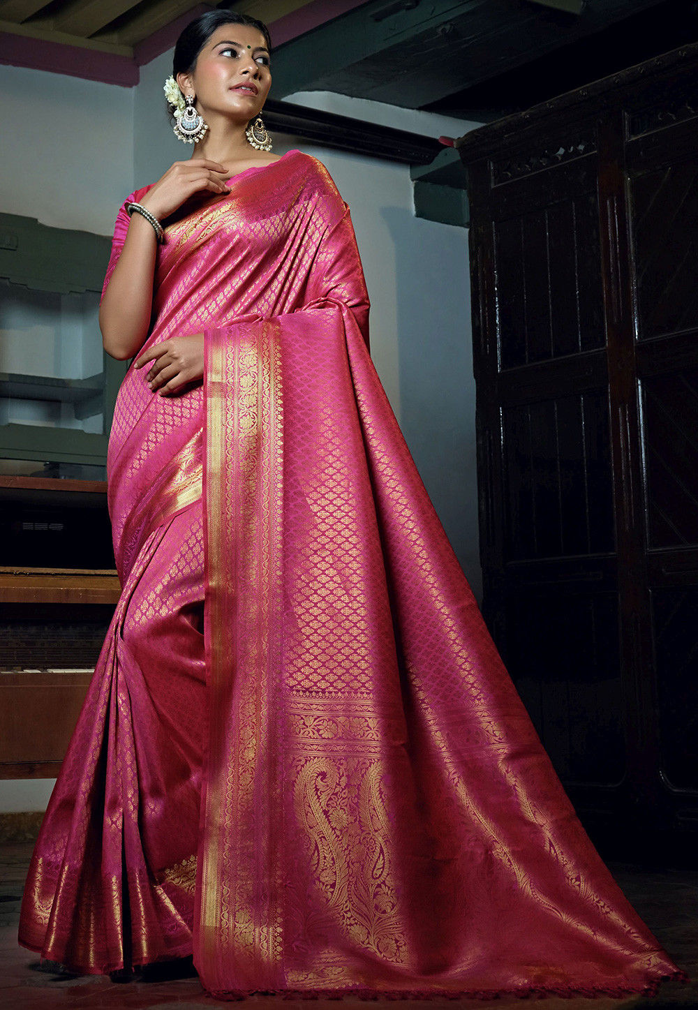 Buy Woven Art Silk Saree in Pink Online : SPF4709 - Utsav Fashion