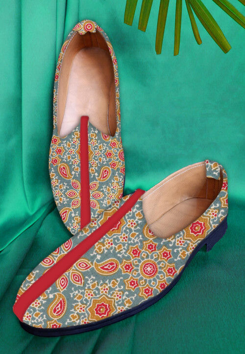 Ajrakh Printed Cotton Men Mojari in Grey