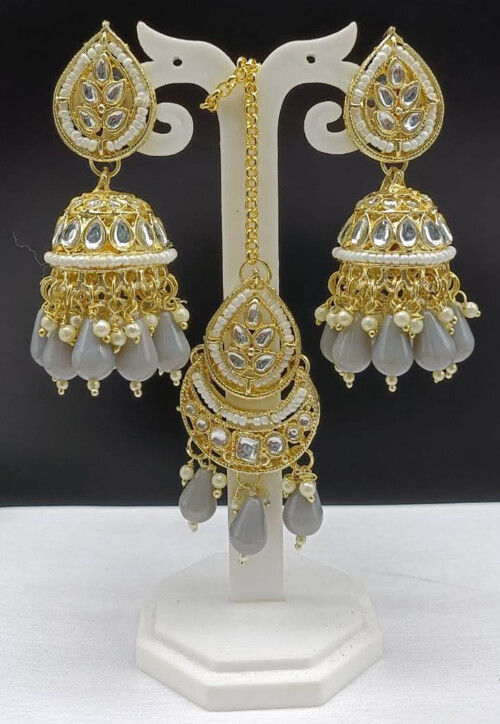 Amazon.com: Bindhani Faux Pearl Drop Half Moon Shaped Head Piece Maang Tikka  With Indian Earrings For Women (Gold) : Clothing, Shoes & Jewelry
