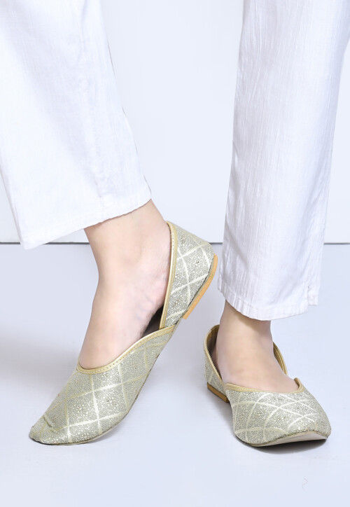 Brocade Women Jutti in Beige