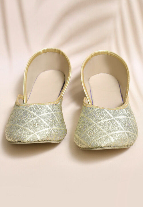 Brocade Women Jutti in Beige