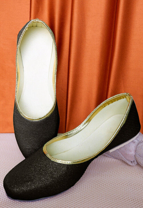 Ladies jutti on sale