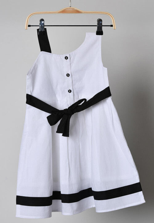 Buy Contrast Trim Cotton Dress in Black and White Online : UNJ2273 - Utsav Fashion Buy Contrast Trim Cotton Dress in Black and White Online : UNJ2273 - Utsav Fashion