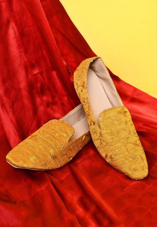 Embroidered Art Silk Jacquard Men Loafer in Yellow