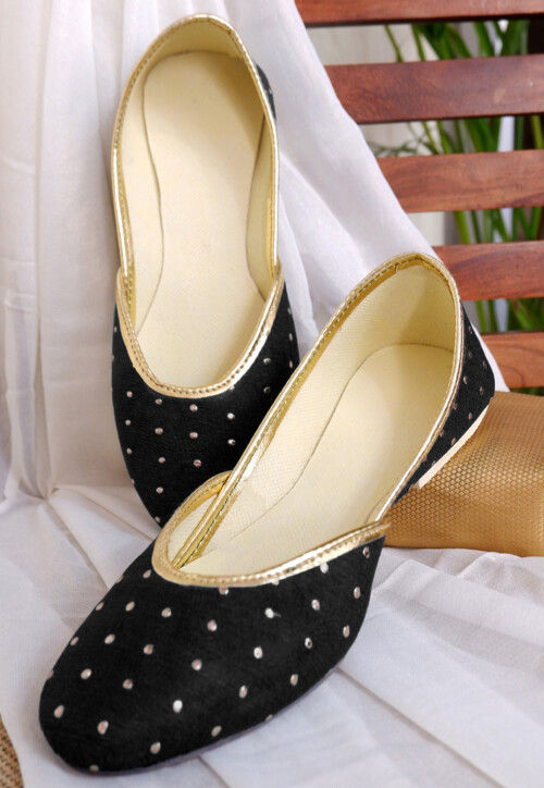 Embroidered Chinon Crepe Women Jutti in Black