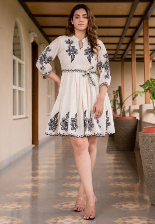 cotton jacquard dress Buy Embroidered in Off White Online : TPA4515 Designed with adjustable straps Size:Pre-order 9-10 Zahra rubab Fabric:DENIM Pink Homecoming Dresses |