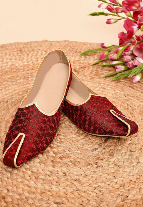 Embroidered Dupion Silk Men Mojari in Maroon