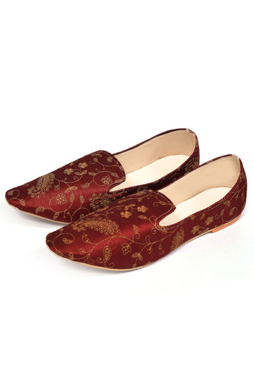 Embroidered Dupion Silk Men Mojaris in Red