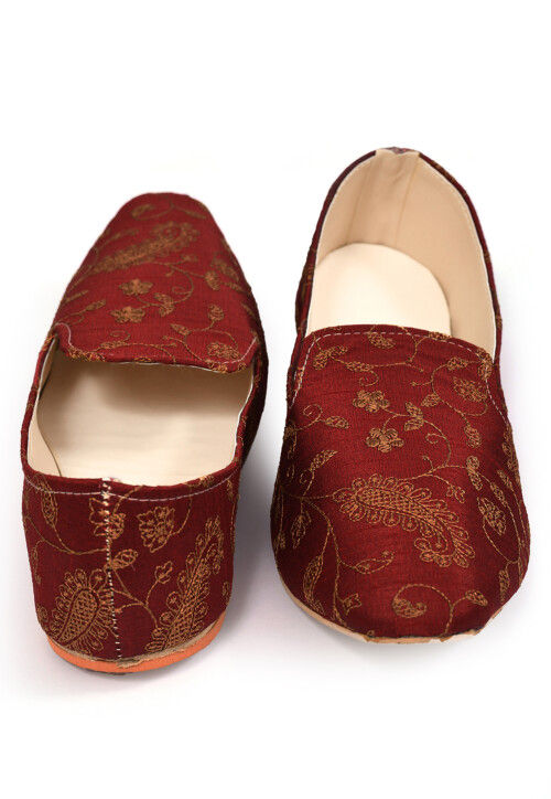 Embroidered Dupion Silk Men Mojaris in Red