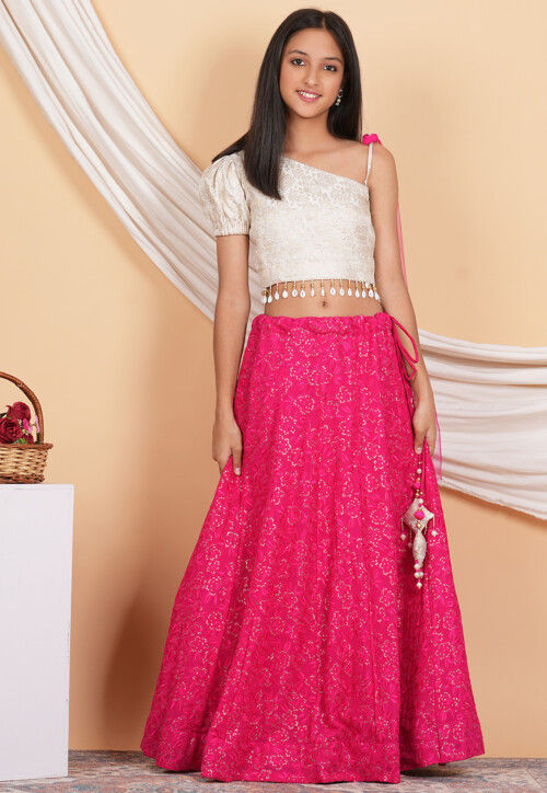 Embroidered Georgette Lehenga in Fuchsia