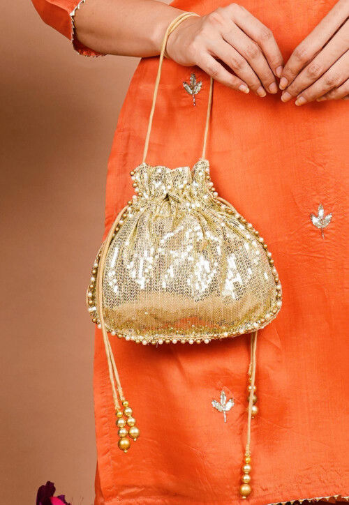 Mima Creations on Instagram: “#potlibags #potlis #potli  #potlibagsforweddings #mimacreationss #designerbags #lehenga #saree … | Potli  bags, Bags designer, Straw bag