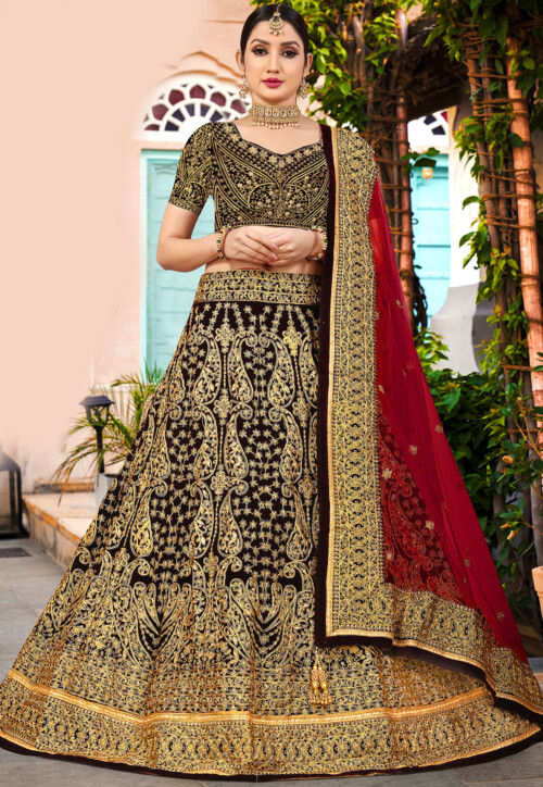 Deepika Padukone Sabyasachi Inspired Black Gold Lehenga Choli Set | Black  and gold lehenga, Indian outfits lehenga, Black lehenga