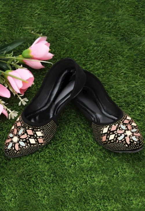 Embroidered Velvet Women Jutti in Black