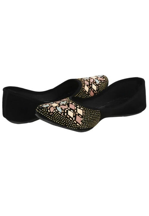 Embroidered Velvet Women Jutti in Black