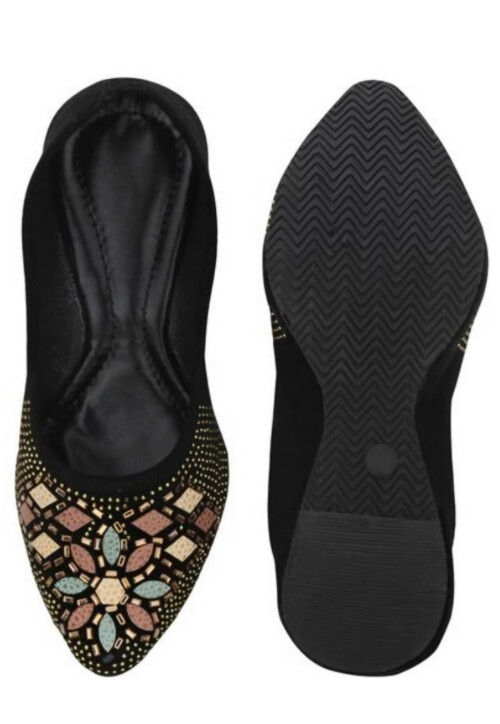 Embroidered Velvet Women Jutti in Black