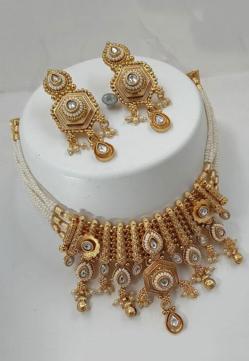 Golden Polished Kemp Stone Studded Choker Necklace Set