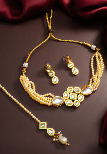 Kundan Choker Necklace Set