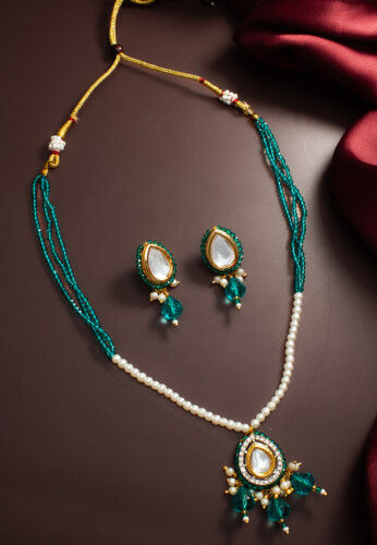 Kundan Necklace Set