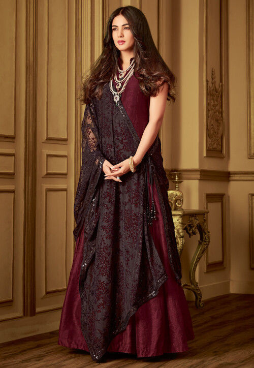 Plain maroon suit shop