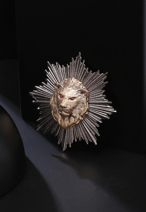 Royal Leader Metallic Brooch