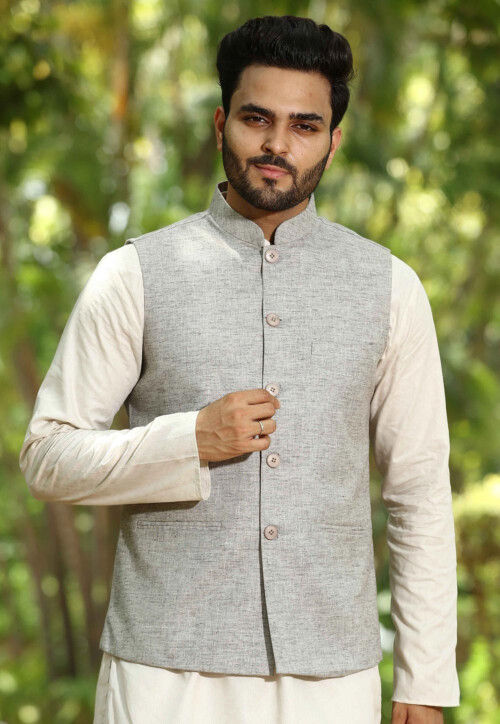 Solid Cotton 3 Pocket Sleeveless Nehru Jacket at Rs 415/piece in Ludhiana |  ID: 2851764777091